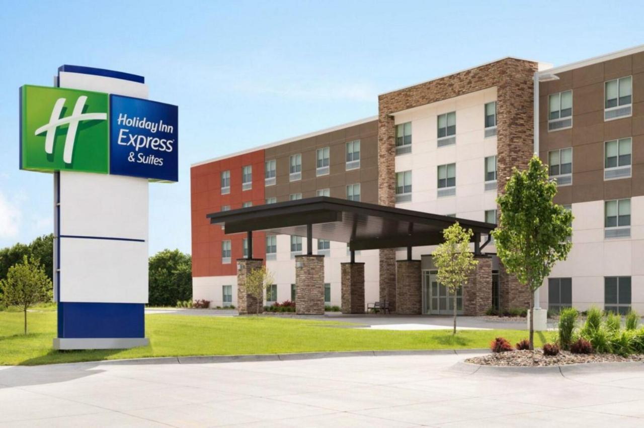 Holiday Inn Express & Suites Reedsburg - Dells Area By Ihg Buitenkant foto