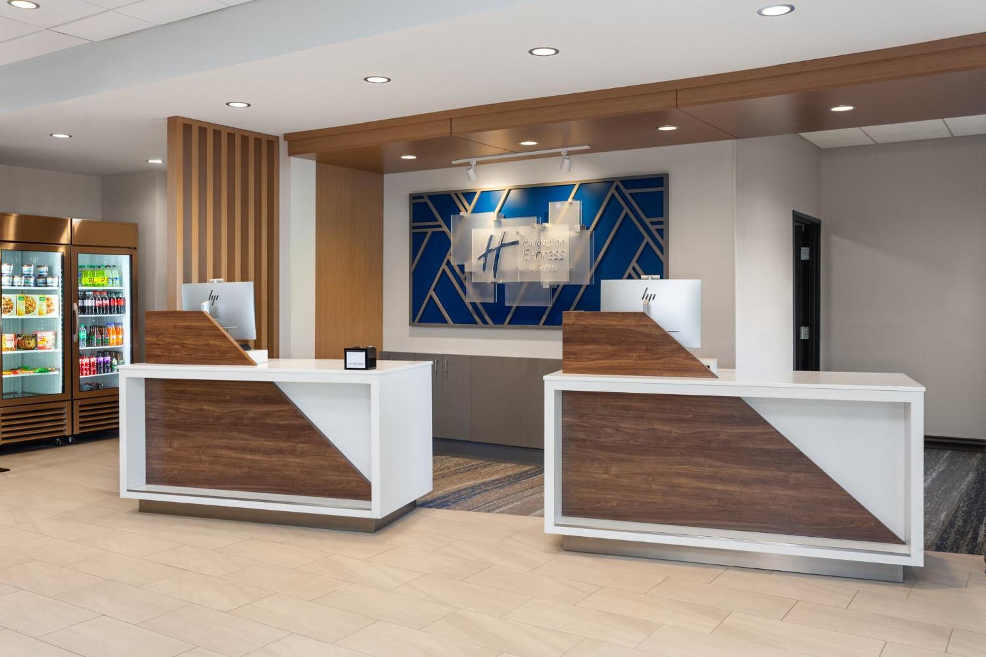Holiday Inn Express & Suites Reedsburg - Dells Area By Ihg Buitenkant foto