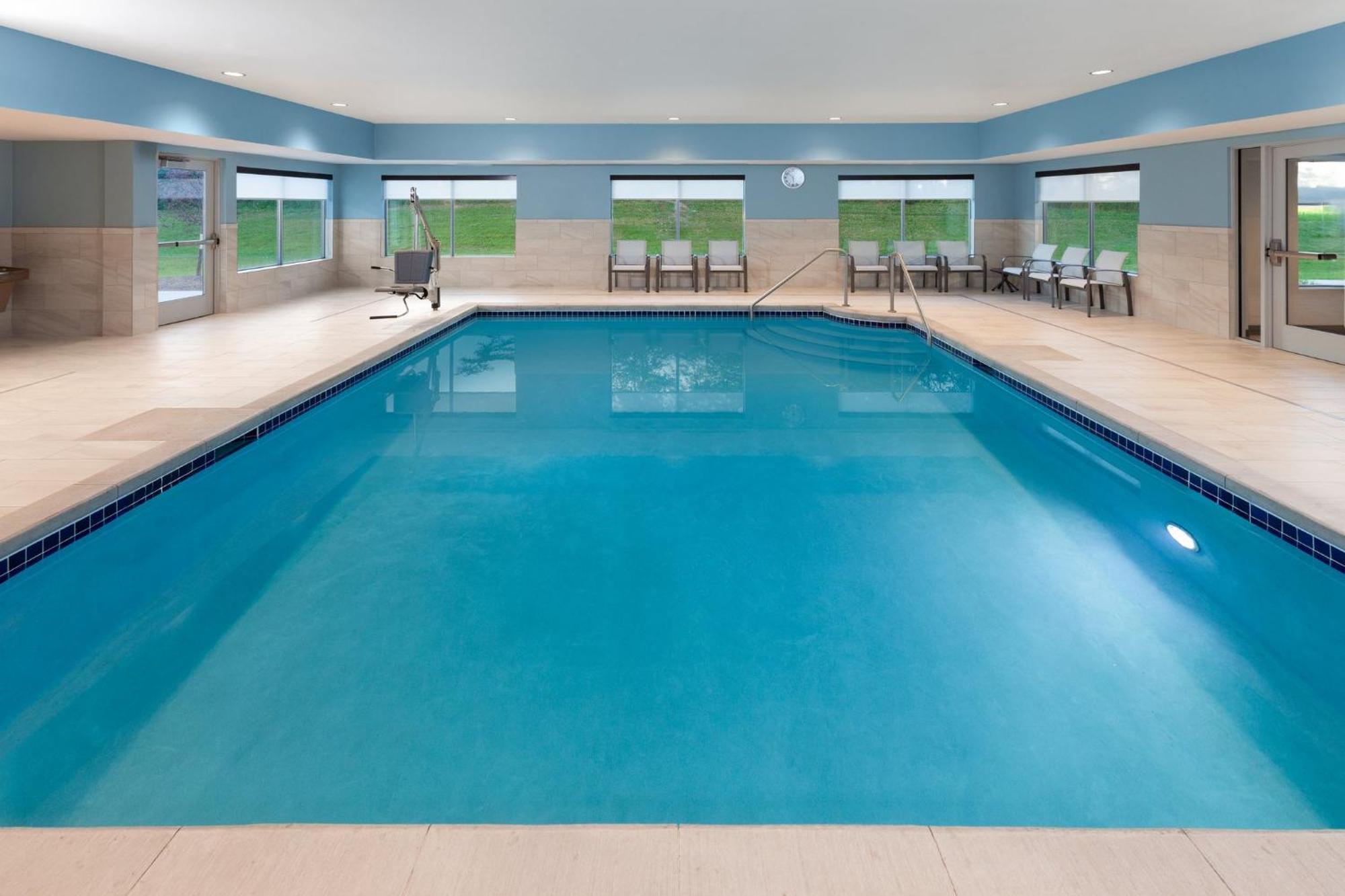 Holiday Inn Express & Suites Reedsburg - Dells Area By Ihg Buitenkant foto